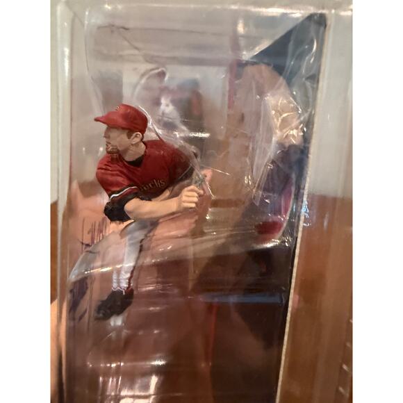 McFarlane’s Sportspicks- New in the box-Brandon Webb with McFarlane’s autograph - Picture 4 of 6